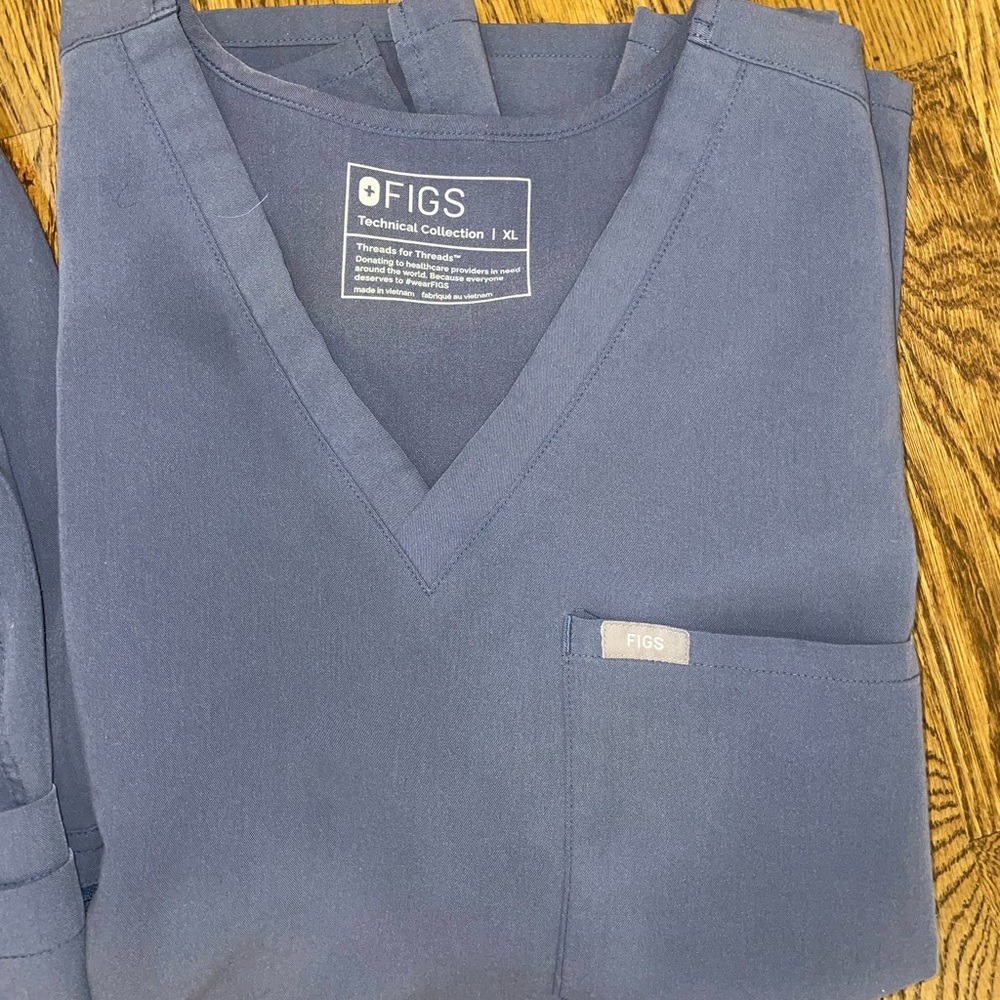 Figs scrub set